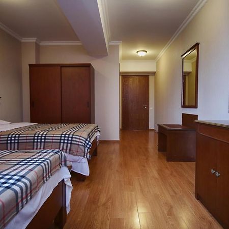 Bagrati 1003 Hotel Kutaisi Eksteriør billede