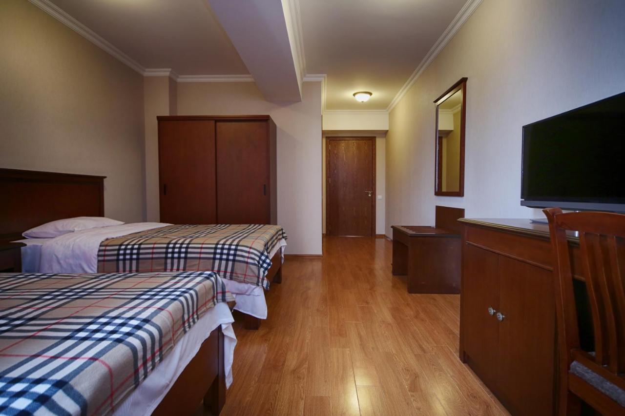 Bagrati 1003 Hotel Kutaisi Eksteriør billede