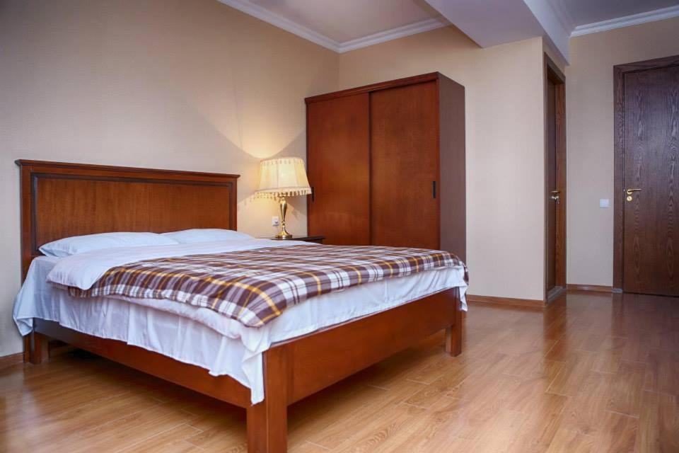 Bagrati 1003 Hotel Kutaisi Eksteriør billede